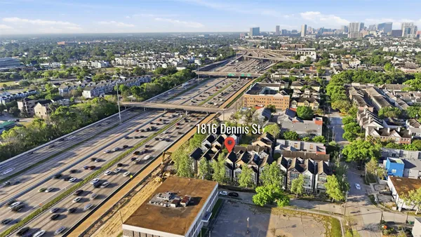 $2,450 | 1816 Dennis Street, Houston, TX 77004