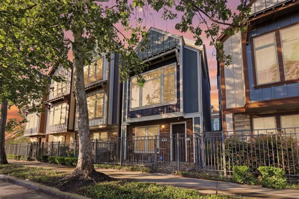$2,450 | 1816 Dennis Street, Houston, TX 77004
