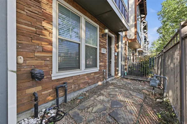 $2,450 | 1816 Dennis Street, Houston, TX 77004