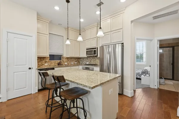 $2,450 | 1816 Dennis Street, Houston, TX 77004