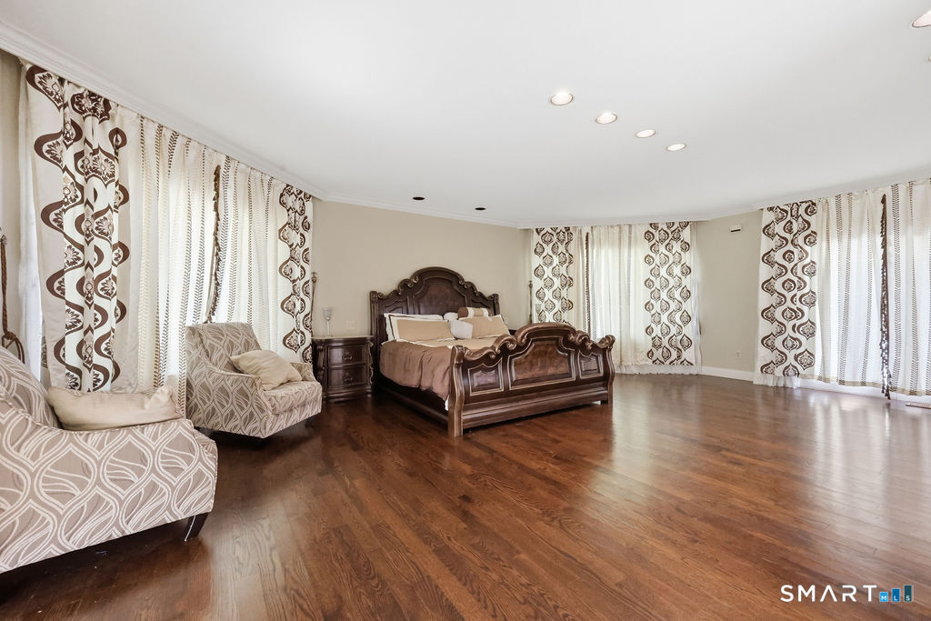 54 Kenmore Road Bloomfield, CT 06002 - Photo 13 of 40