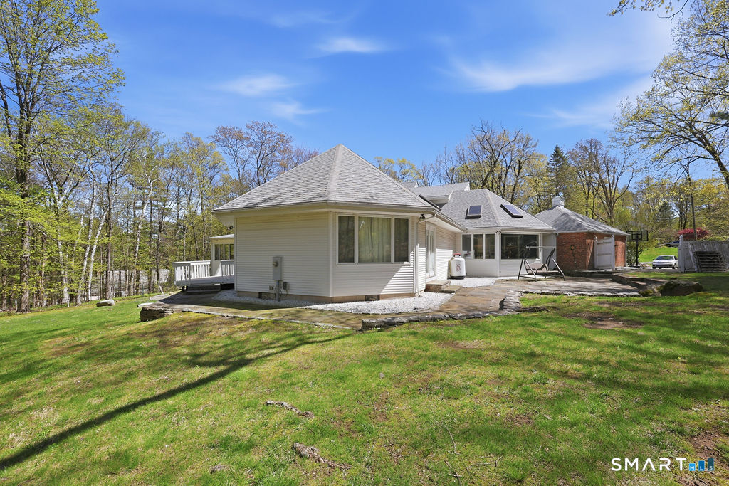 54 Kenmore Road Bloomfield, CT 06002 - Photo 38 of 40