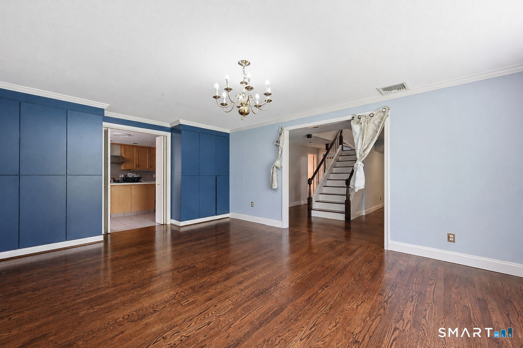 54 Kenmore Road Bloomfield, CT 06002 - Photo 5 of 40