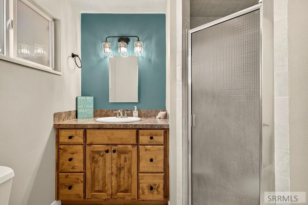 3974 East Wanda Ammon, ID 83406 - Photo 24 of 66 Master Bathroom