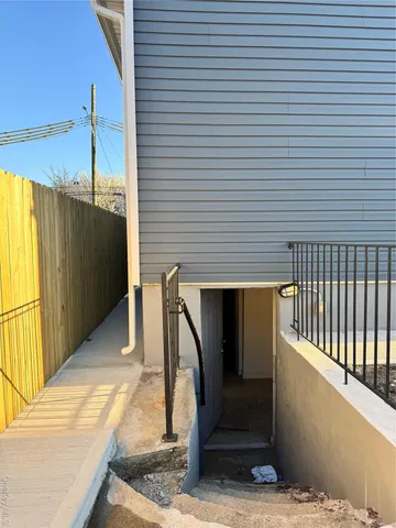 $860,000 | 259-07 147th Road | Rosedale