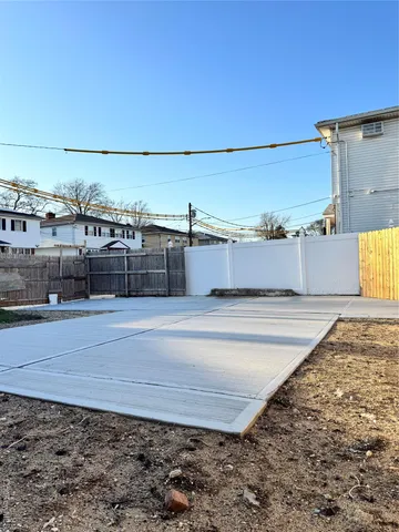 $860,000 | 259-07 147th Road | Rosedale