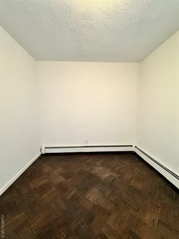 $860,000 | 259-07 147th Road | Rosedale