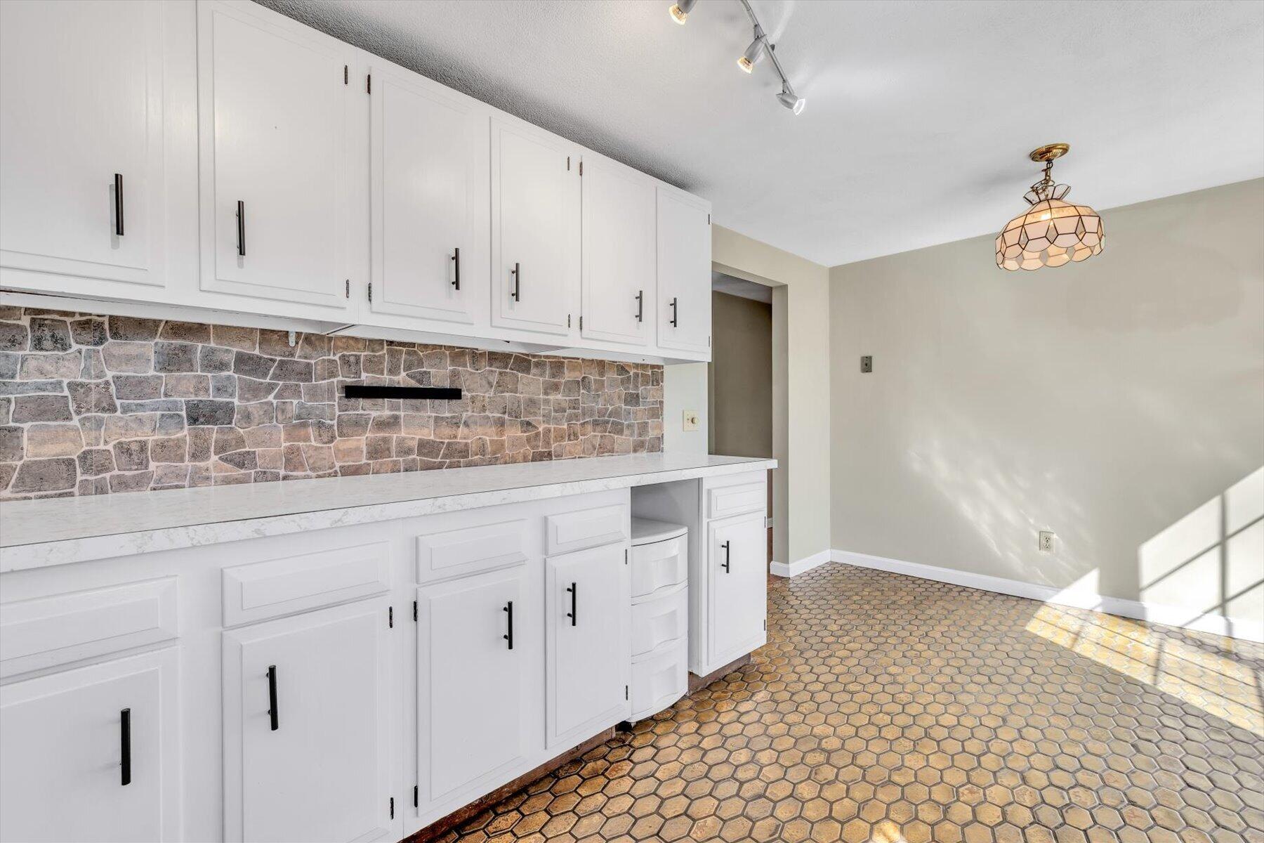 26 Rainbow Lane Mashpee, MA 02649 - Photo 11 of 44 09-IMGP7009