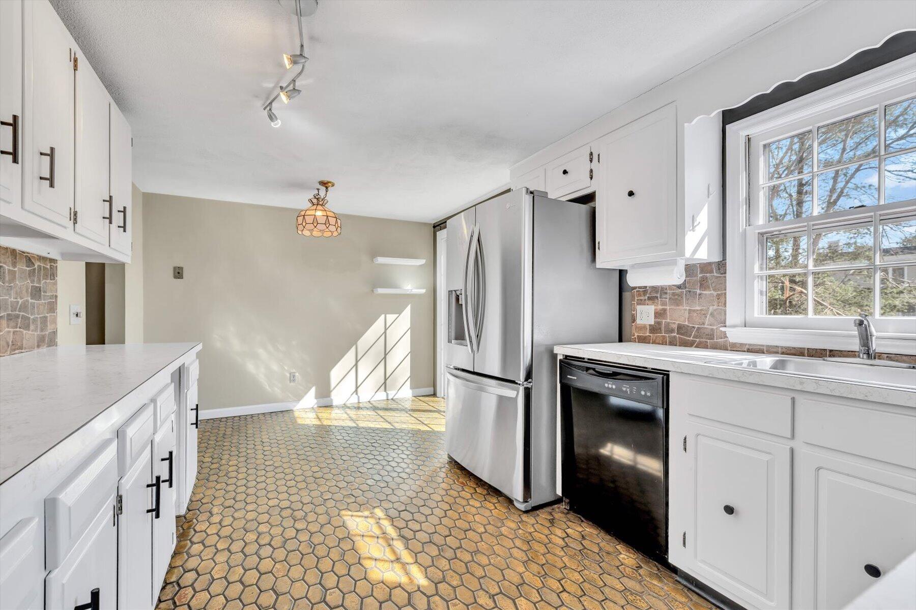 26 Rainbow Lane Mashpee, MA 02649 - Photo 10 of 44 08-IMGP7006