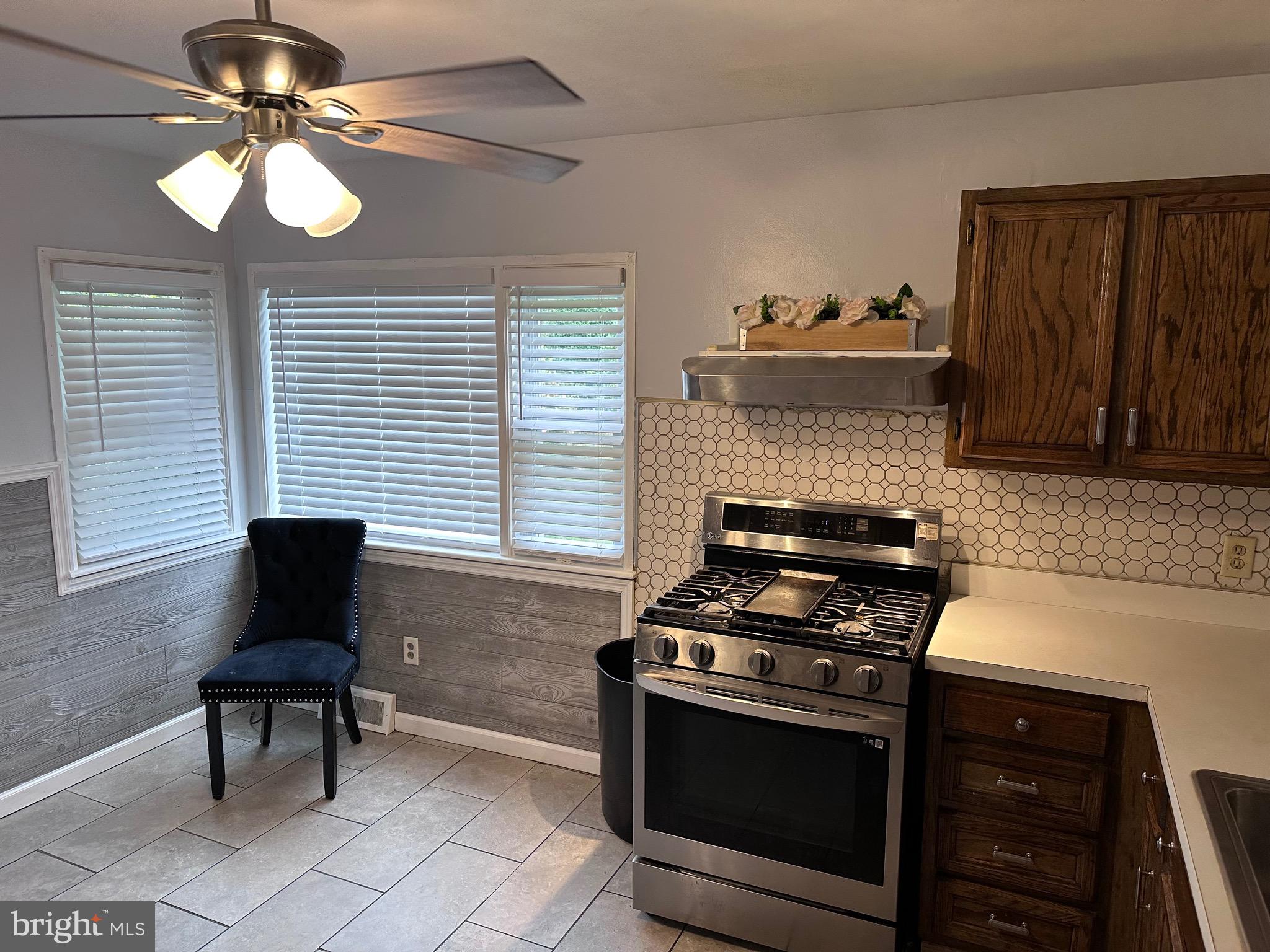 109 Eric Avenue Reading, PA 19607 - Photo 16 of 41 Kitchen