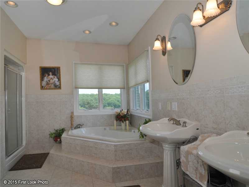 861 Seven Mile Road Cranston, RI 02823 - Photo 18 of 25 Master Bath/Spa.