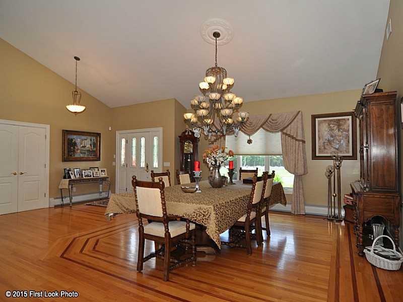 861 Seven Mile Road Cranston, RI 02823 - Photo 9 of 25 Dining Room.