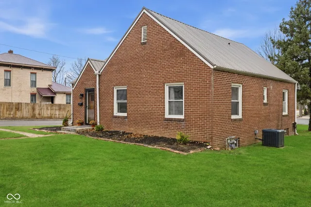 $165,000 | 302 North Jefferson Street, Rockville, IN 47872