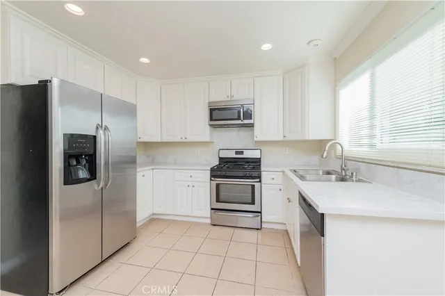$3,500 | 75 Firwood, Irvine, CA 92604
