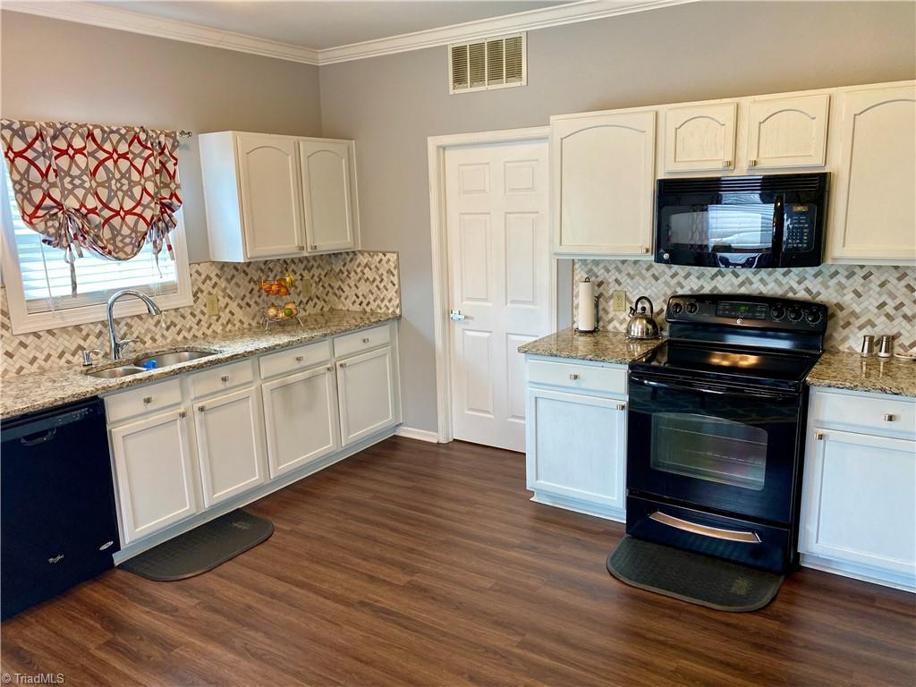 2518 Renard Road Greensboro, NC 27406 - Photo 13 of 27