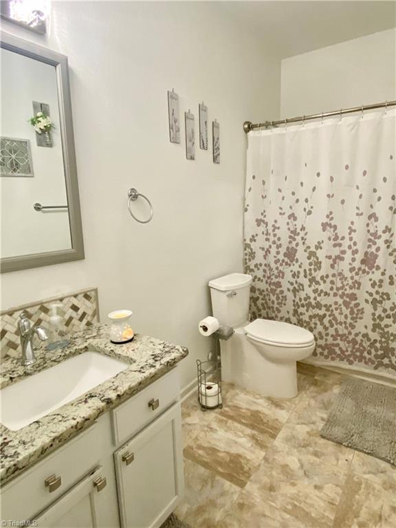 2518 Renard Road Greensboro, NC 27406 - Photo 15 of 27 Hall full bathroom