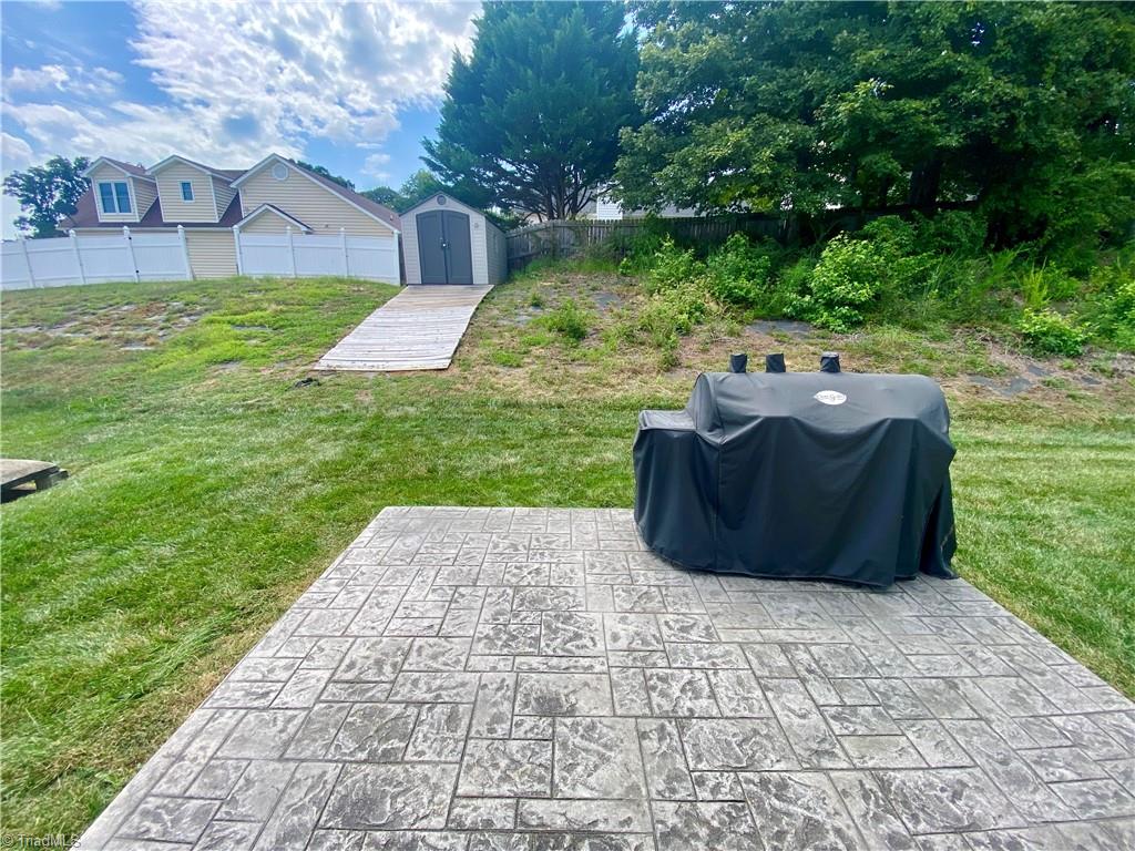 2518 Renard Road Greensboro, NC 27406 - Photo 23 of 27 10 x 12 stamped concrete patio