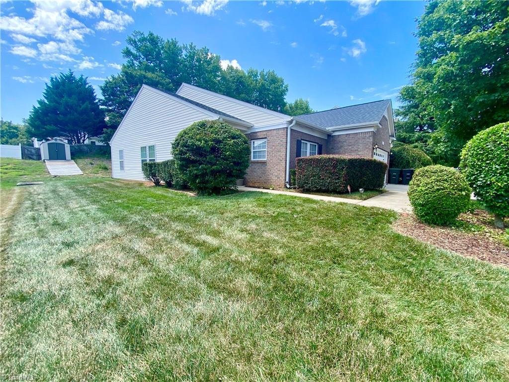 2518 Renard Road Greensboro, NC 27406 - Photo 24 of 27 Left side view