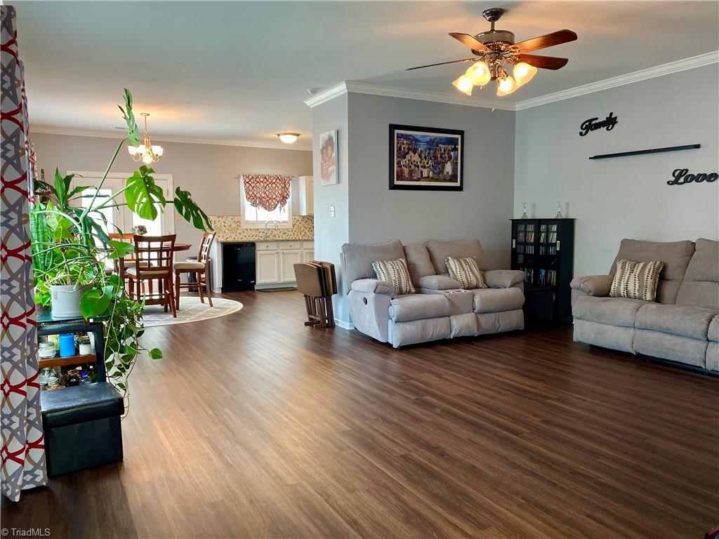 2518 Renard Road Greensboro, NC 27406 - Photo 7 of 27