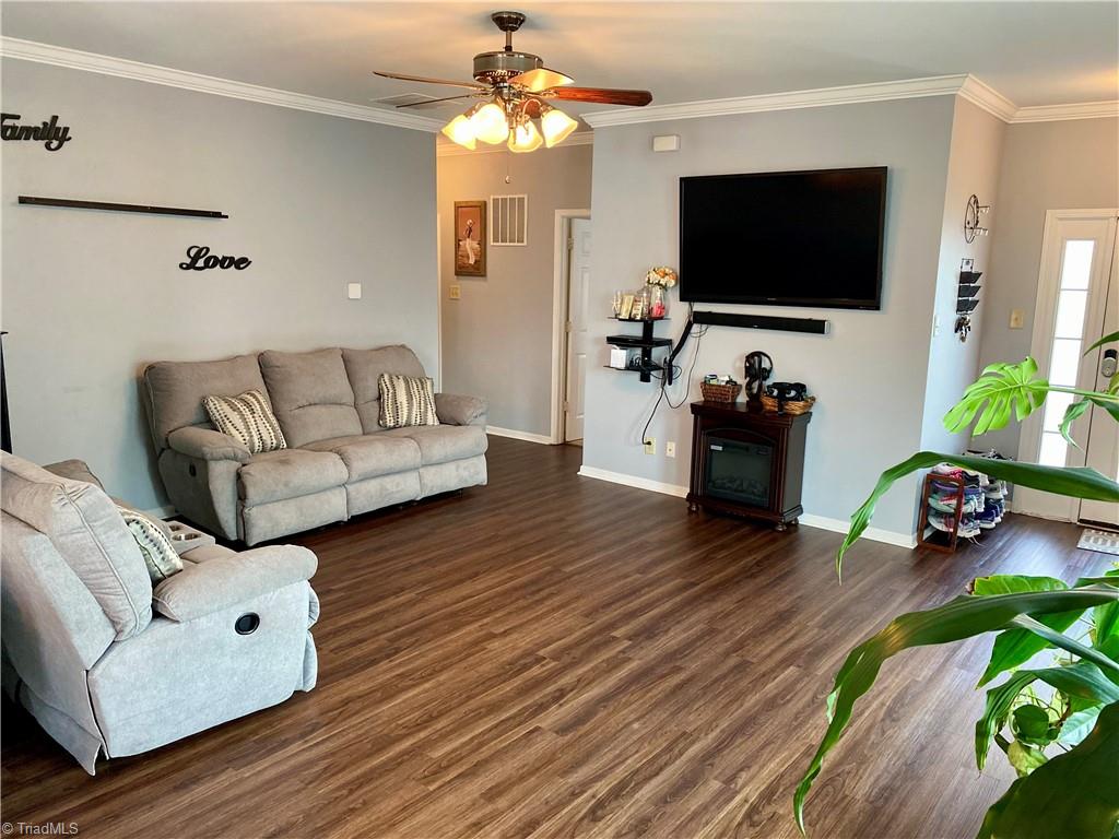 2518 Renard Road Greensboro, NC 27406 - Photo 9 of 27