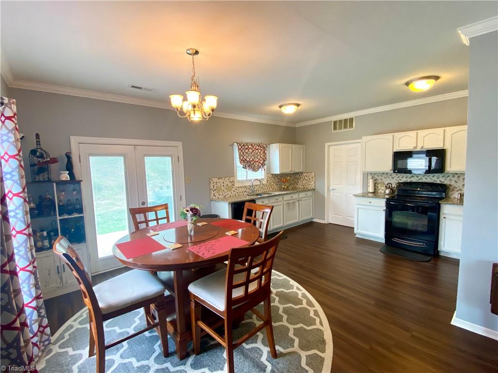 2518 Renard Road Greensboro, NC 27406 - Photo 10 of 27