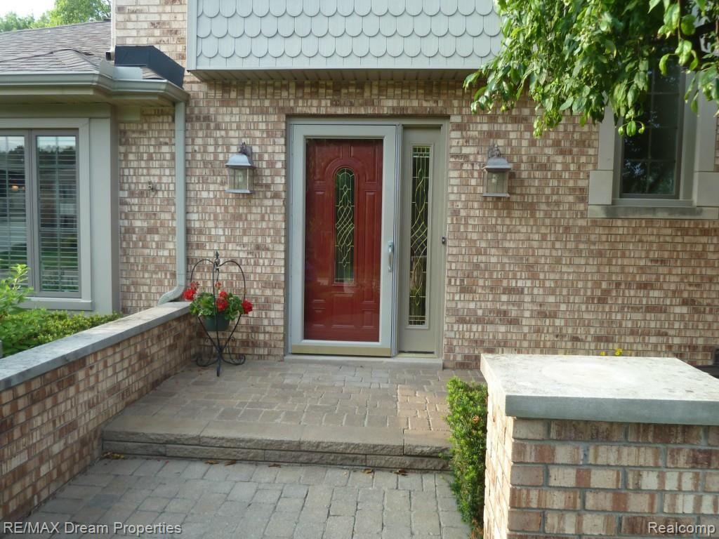 42400 Bradner Road Northville, MI 48168 - Photo 3 of 42 P1100848.jpg