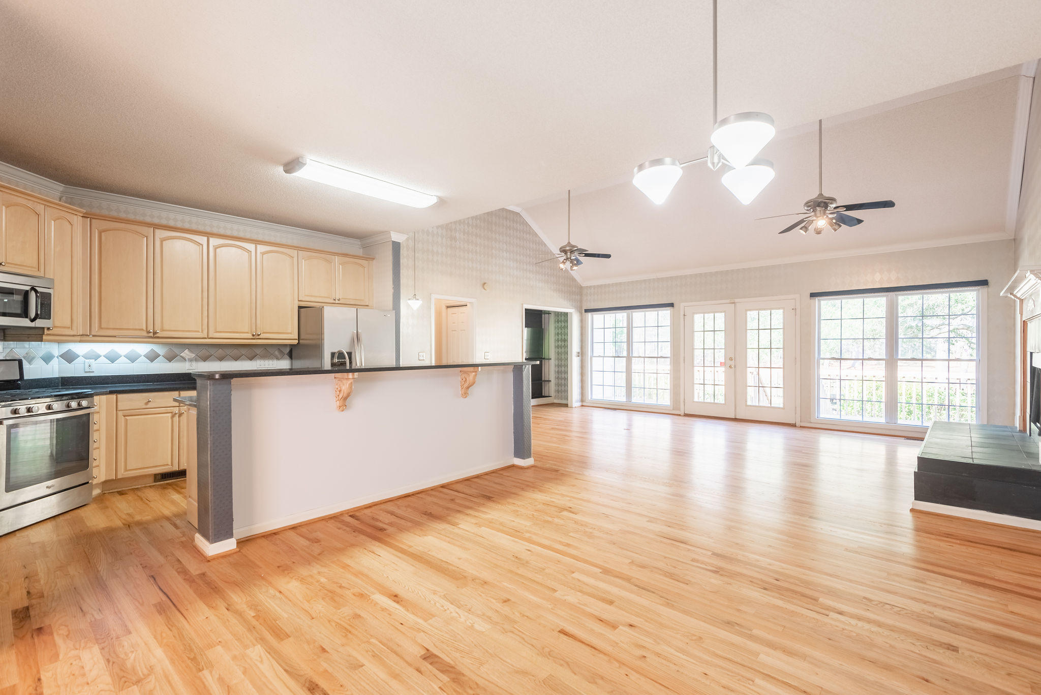 660 West Butternut Road Summerville, SC 29483 - Photo 7 of 60 660WestButternutRoad-KeenEyeMarketing-4