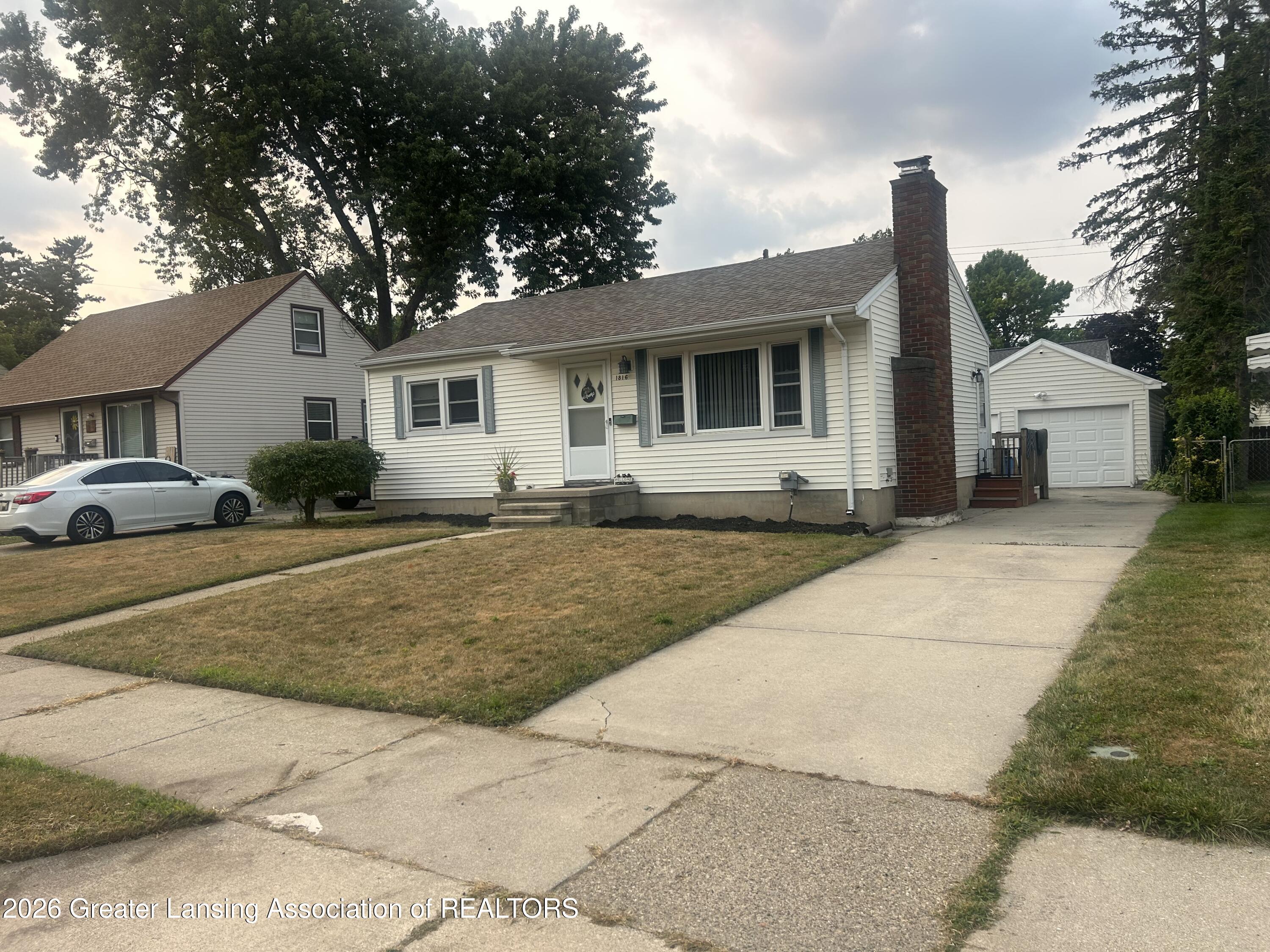1816 West Rundle Avenue Lansing, MI 48910 - Photo 2 of 7 IMG_7095