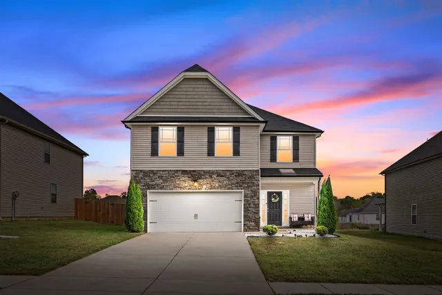 $380,000 | 1077 Black Oak Circle, Clarksville, TN 37042