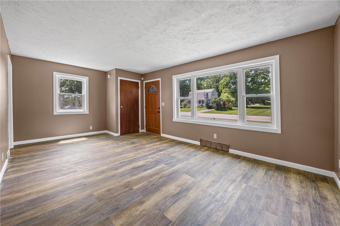1894 Manitou Road Greece, NY 14559 - Photo 6 of 29