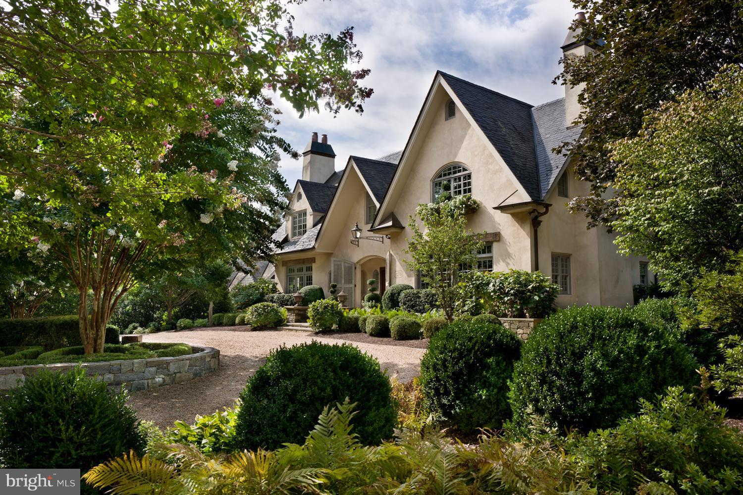 Idyllic Langley House