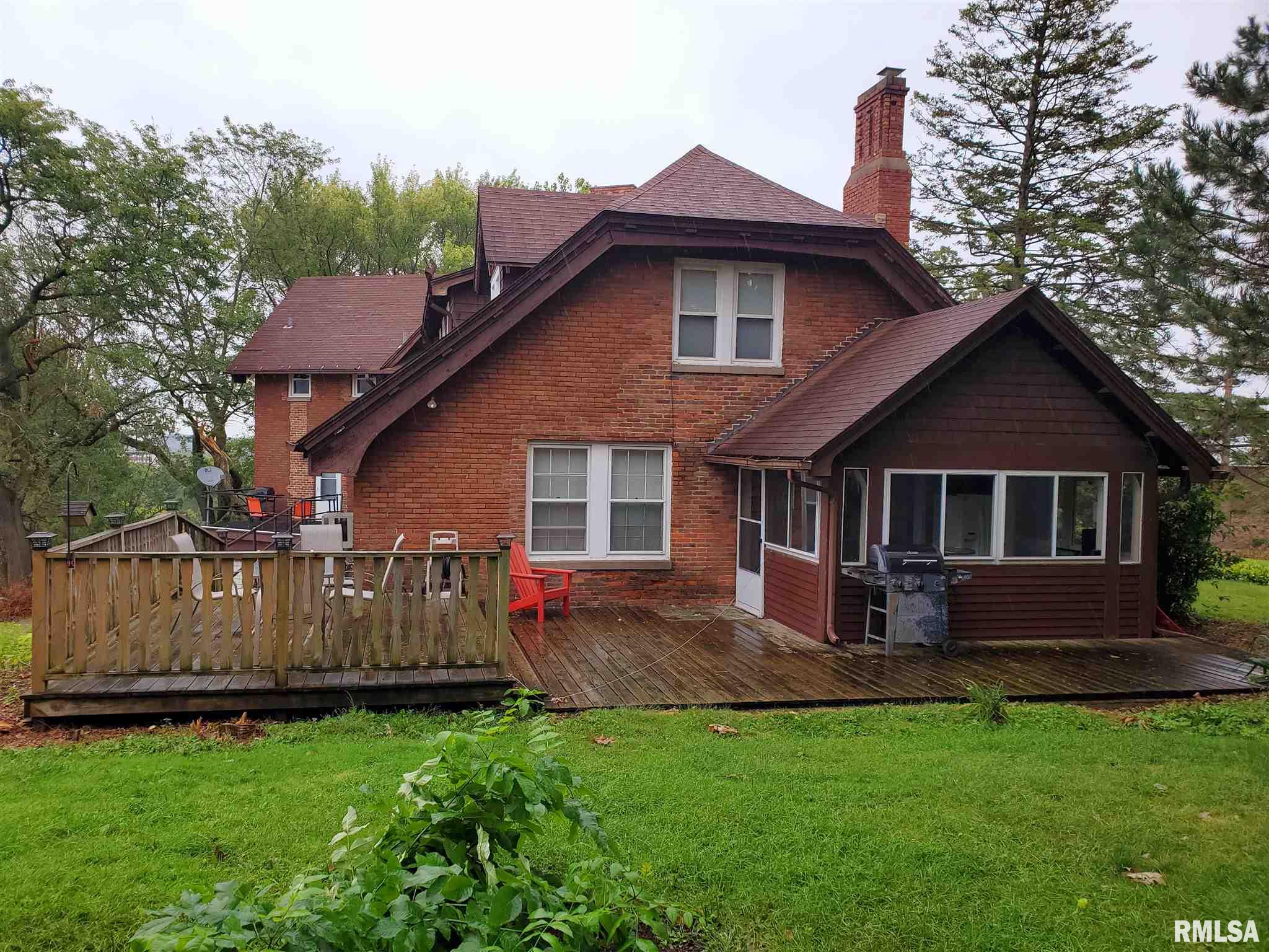 5 Breezy Point Road Clinton, IA 52732 - Photo 4 of 29 Gallery Image 4