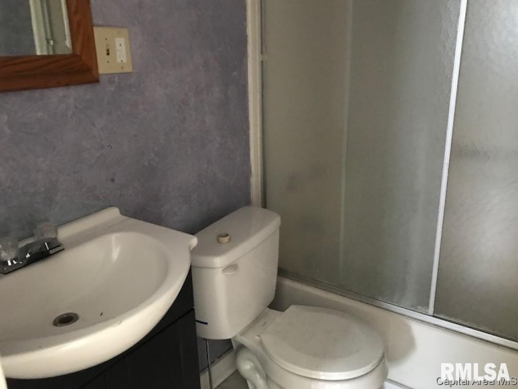 2359 South 6th Street Springfield, IL 62703 - Photo 8 of 12