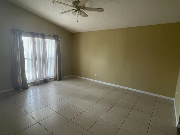 $3,200 | 8265 White Rock Circle, Boynton Beach, FL 33436