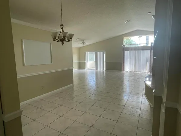 $3,200 | 8265 White Rock Circle, Boynton Beach, FL 33436