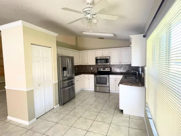 $3,200 | 8265 White Rock Circle, Boynton Beach, FL 33436