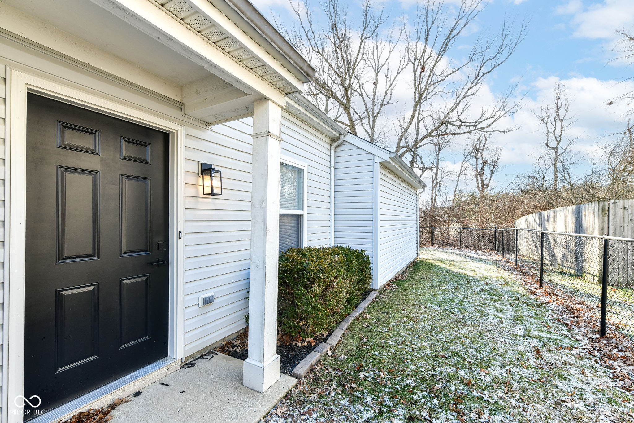 9211 Timpani Way Indianapolis, IN 46231 - Photo 2 of 15
