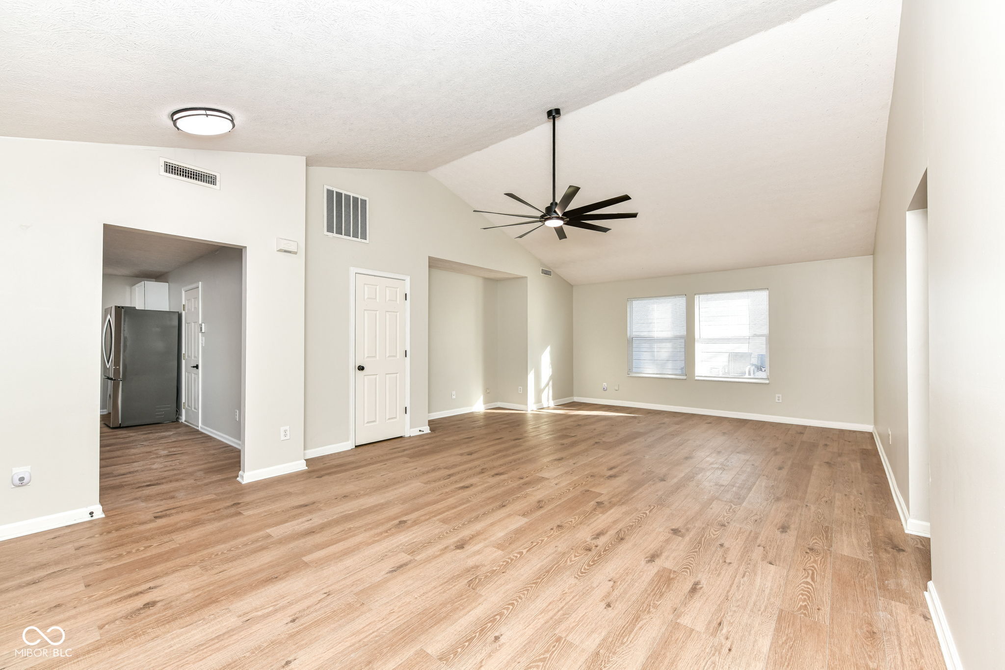 9211 Timpani Way Indianapolis, IN 46231 - Photo 3 of 15
