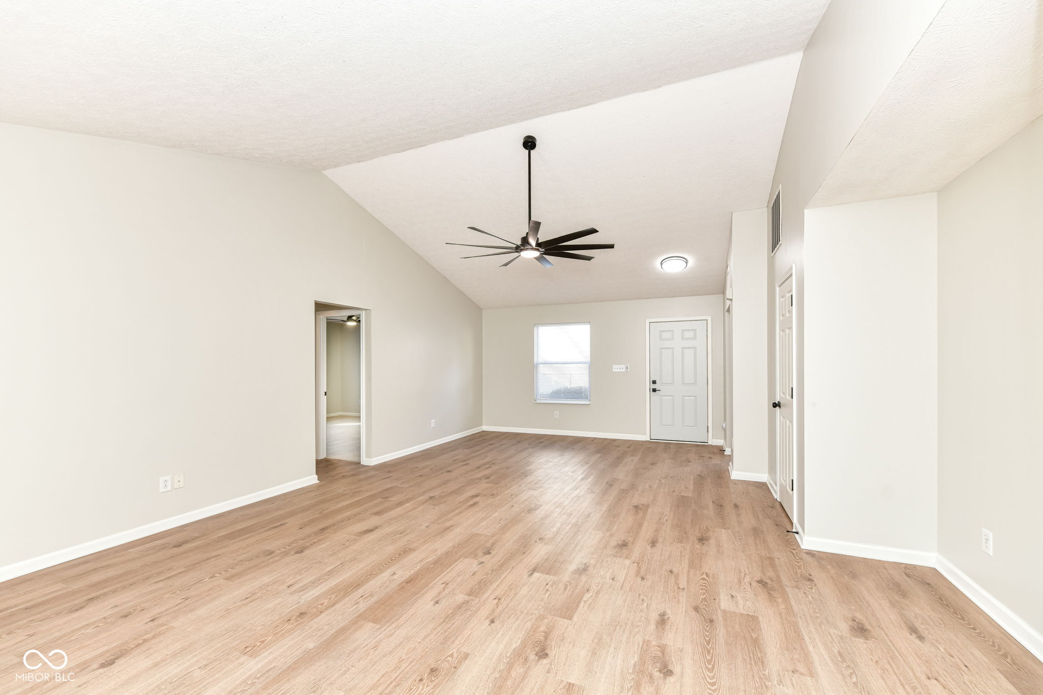 9211 Timpani Way Indianapolis, IN 46231 - Photo 5 of 15