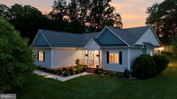 $1,115,000 | 13855 Paris Breeze Place, Purcellville, VA 20132