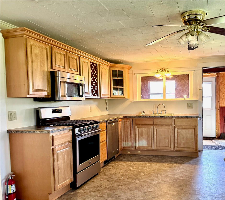 2003-2005 State Hwy Mount Mount Vision, NY 13810 - Photo 21 of 50 Kitchen 2005 St Hwy 205