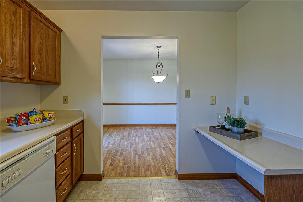 130 East Country Barn Road Houston, PA 15342 - Photo 8 of 20 Gallery Image 8