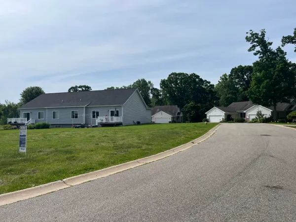 $65,000 | 1460-1462 Trl Vw Drive, Greenville, MI 48838