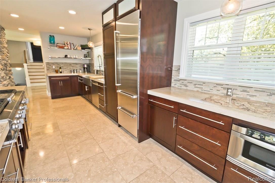 1009 Top View Road Bloomfield Hills, MI 48304 - Photo 9 of 36 Kitchen