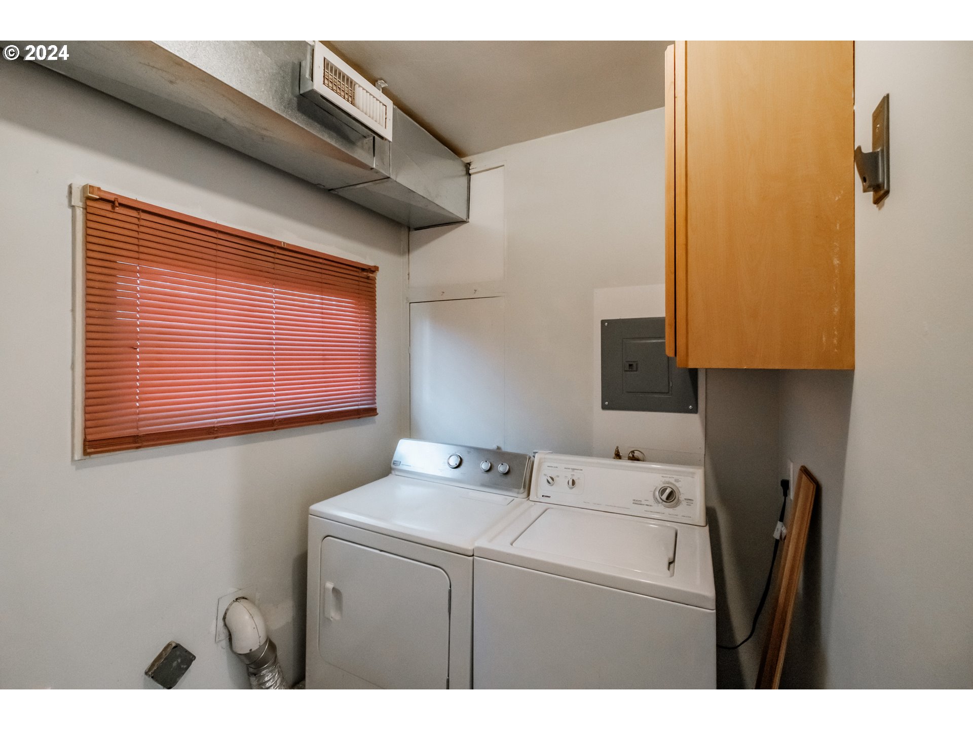 3725 Cordon Road Northeast Salem, OR 97305 - Photo 7 of 15 a utility room with dryer and washer