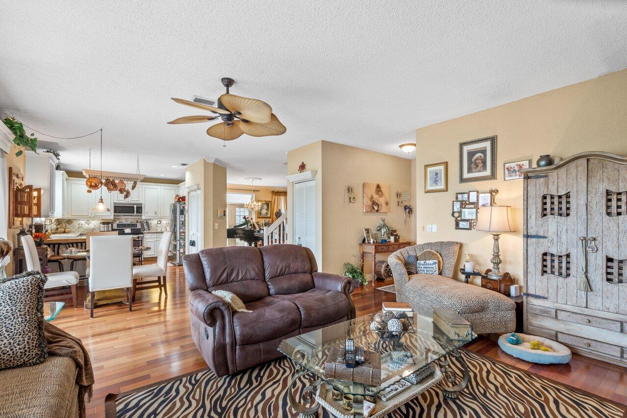 18140 Blue Lake Way Boca Raton, FL 33498 - Photo 11 of 43 028-18140BlueLakeWay-BocaRaton-FL-33498-