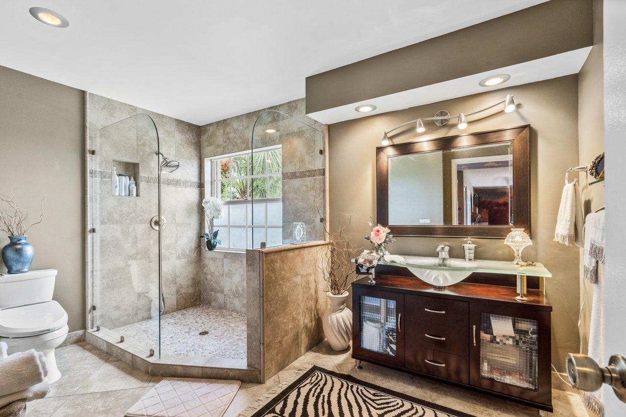 18140 Blue Lake Way Boca Raton, FL 33498 - Photo 20 of 43 013-18140BlueLakeWay-BocaRaton-FL-33498-