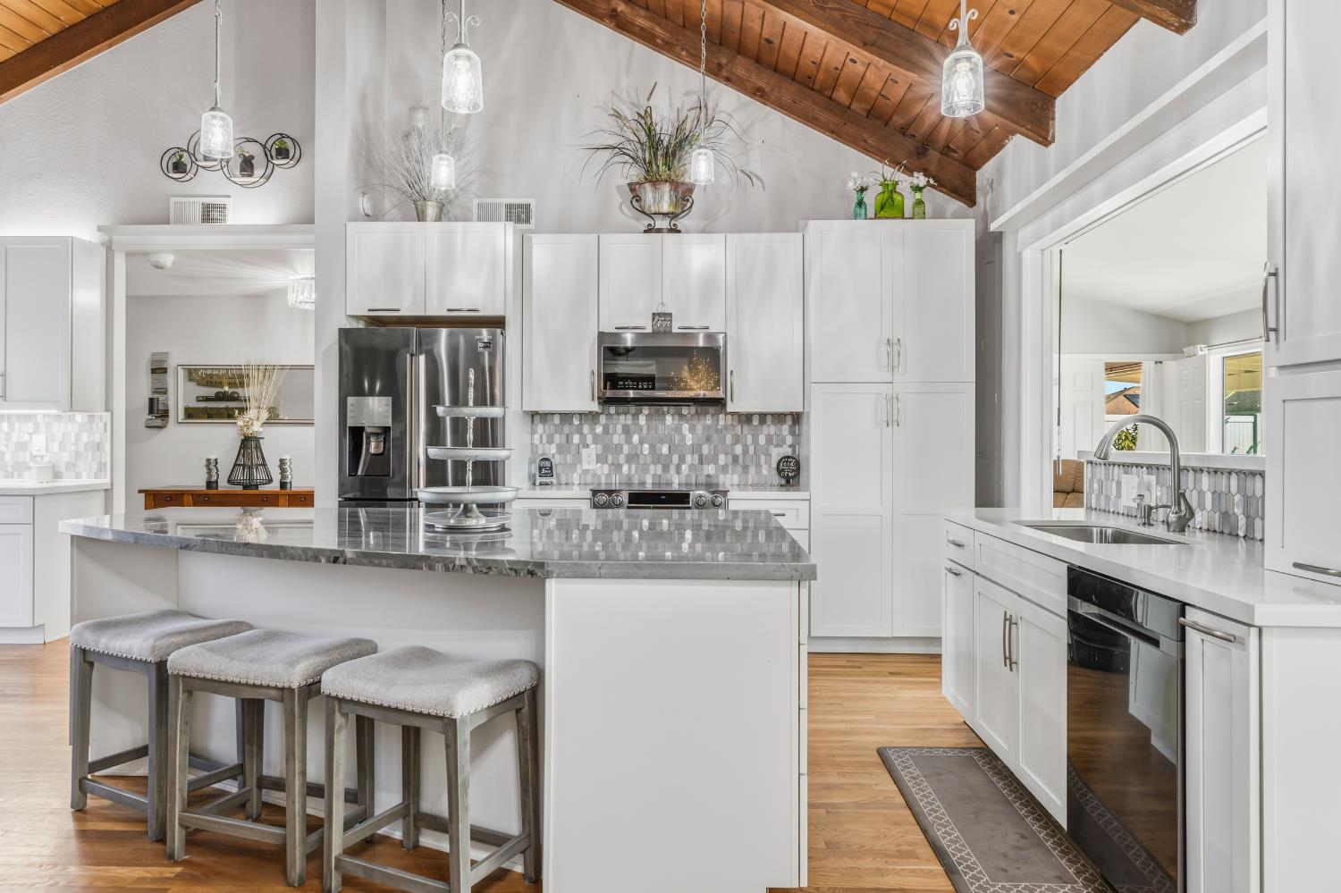 598 East Southland Road Manteca, CA 95336 - Photo 18 of 54