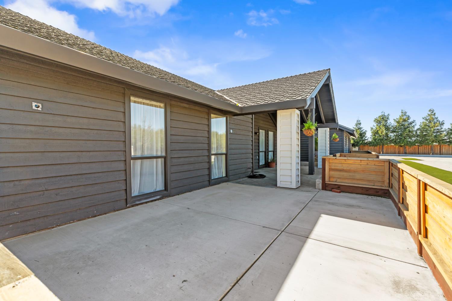 598 East Southland Road Manteca, CA 95336 - Photo 7 of 54