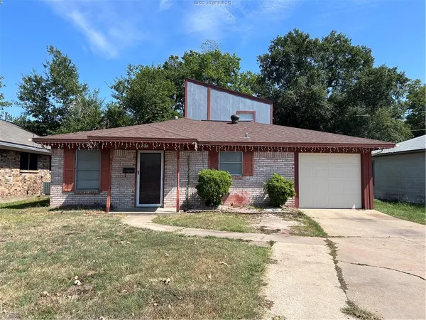 $167,500 | 1204 West Wm J Bryan Parkway, Bryan, TX 77803